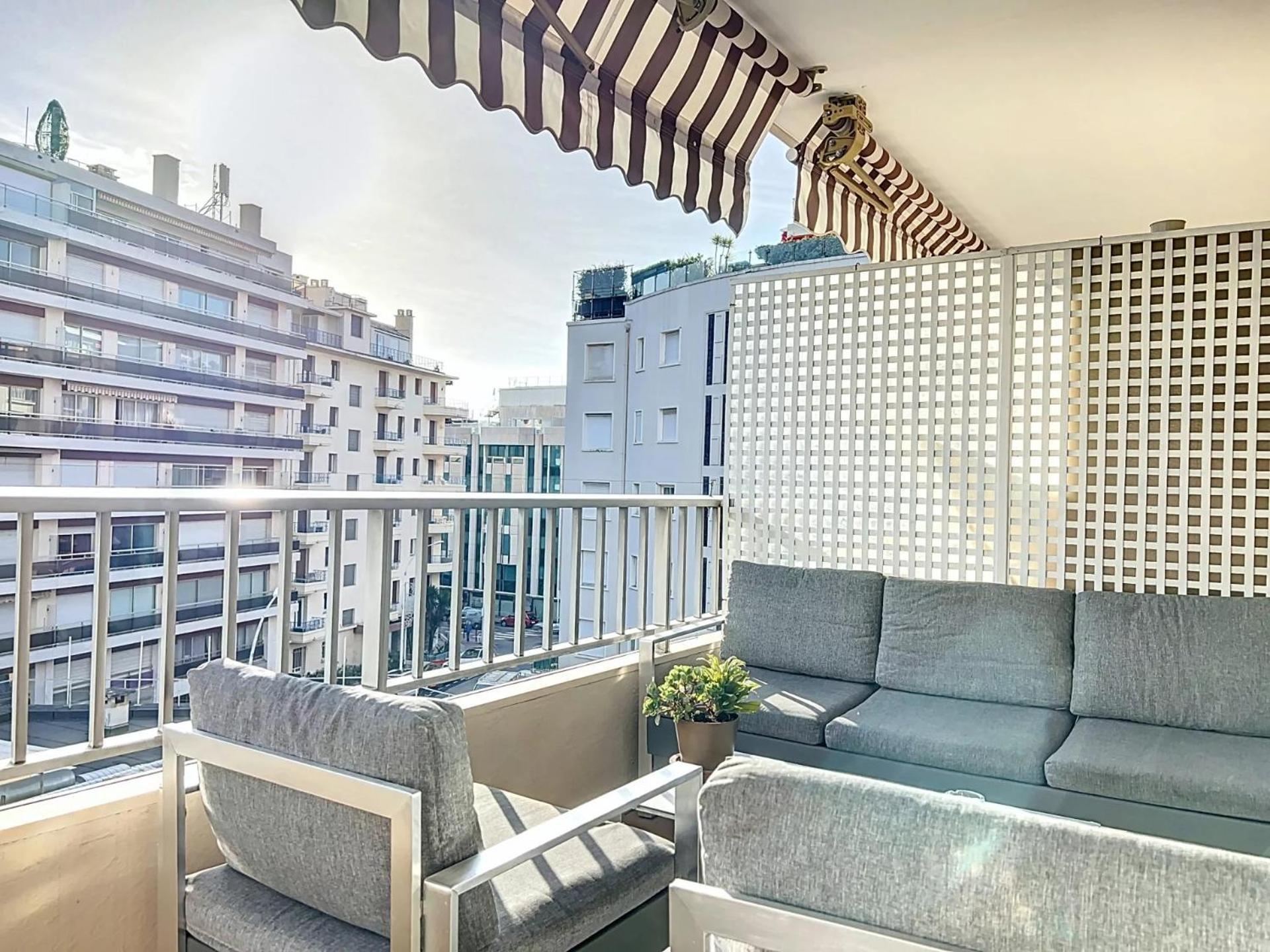 3P Between Croisette Beaches And Antibes Street Cannes Exterior photo