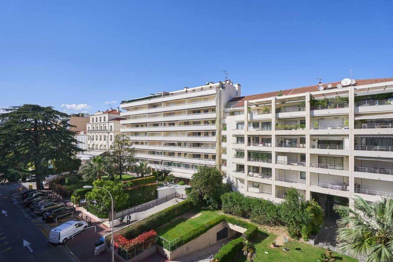 3P Between Croisette Beaches And Antibes Street Cannes Exterior photo